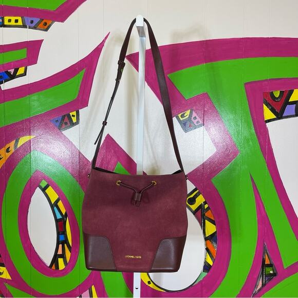 Michael Kors Handbags - Michael Kors, Suede and Leather Cary Bucket Bag. Bohemian Glamour Adjustable